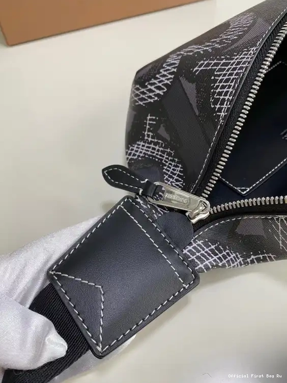 Official FirstBag Ru Bag Bum BURBERRY 0604